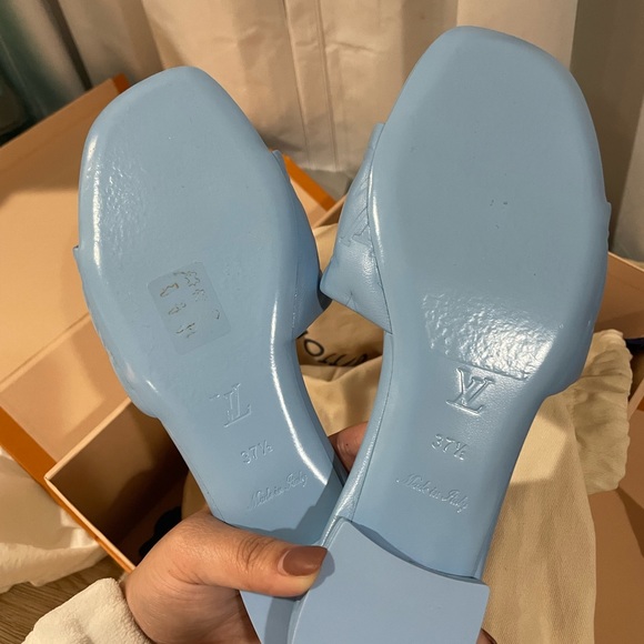 Authentic Louis Vuitton Revival Flat Mule - Picture 2 of 3